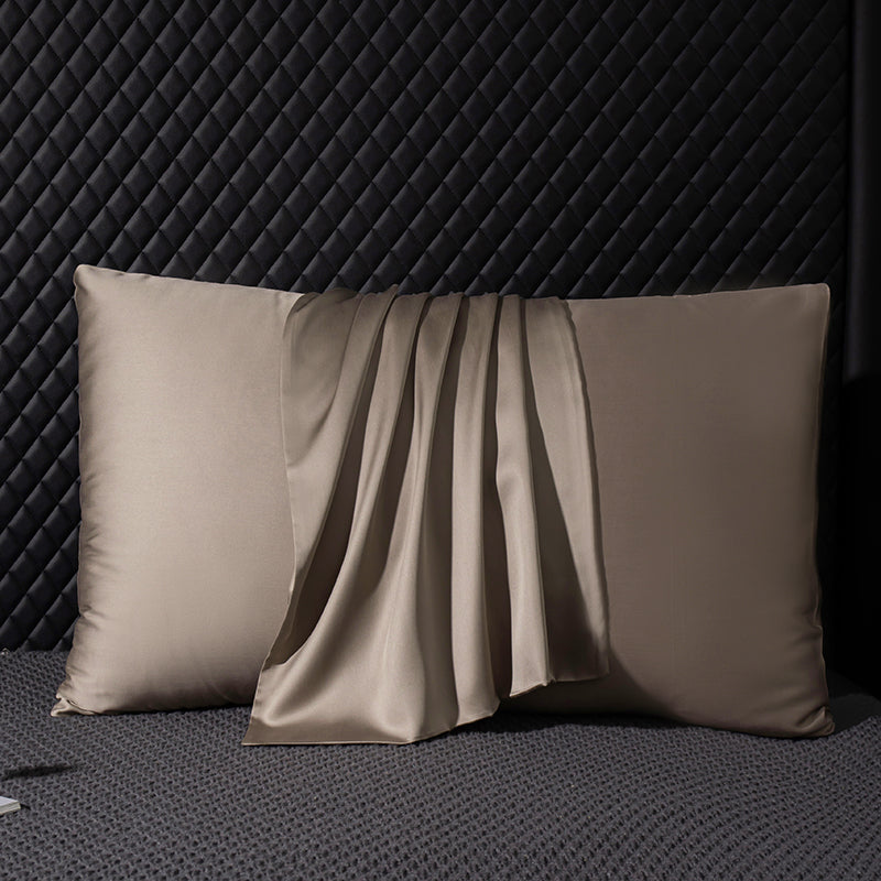 Satin Luxe Pillowcase – Mulberry-Inspired Comfort