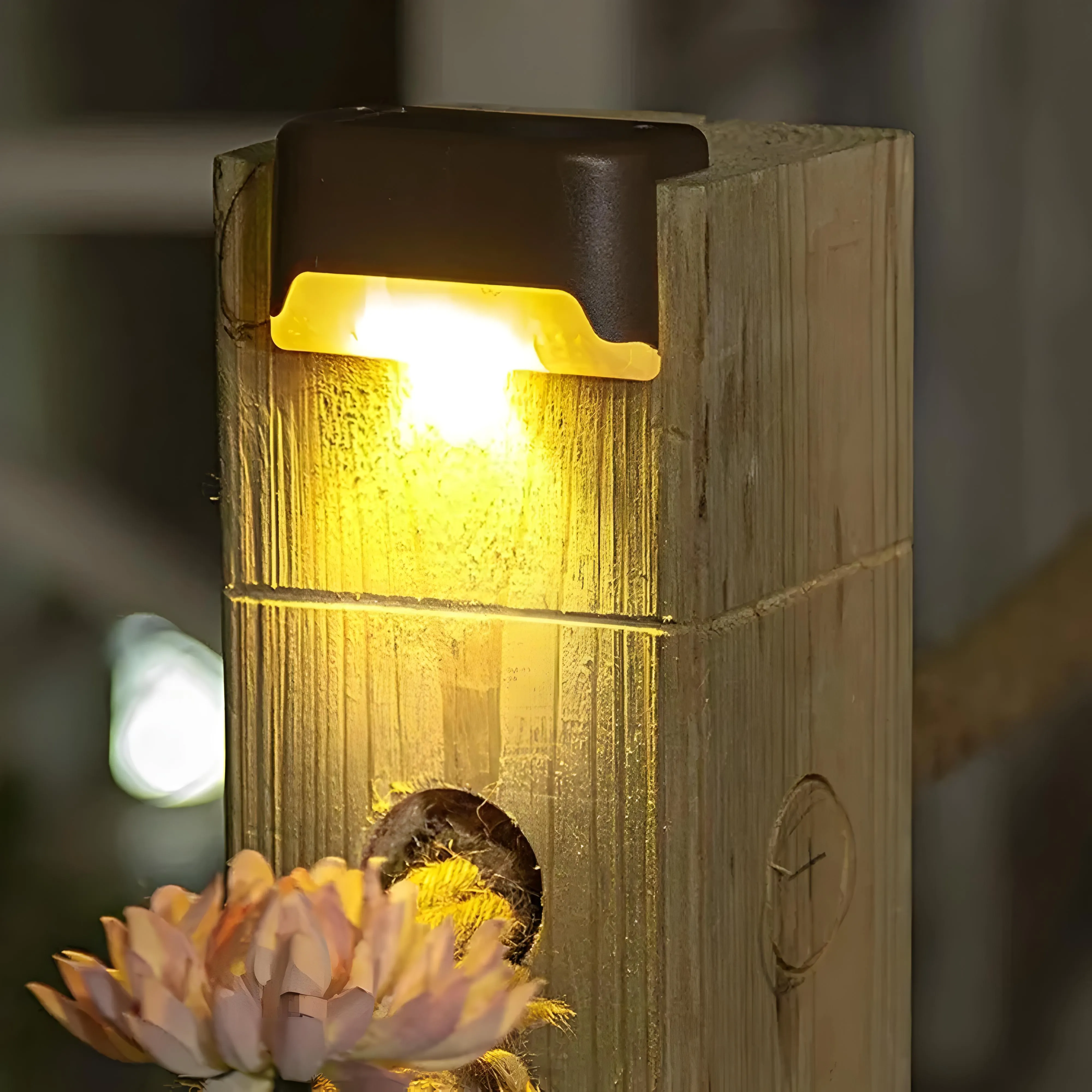 SolarBright™ - LED solar fence and deck lights