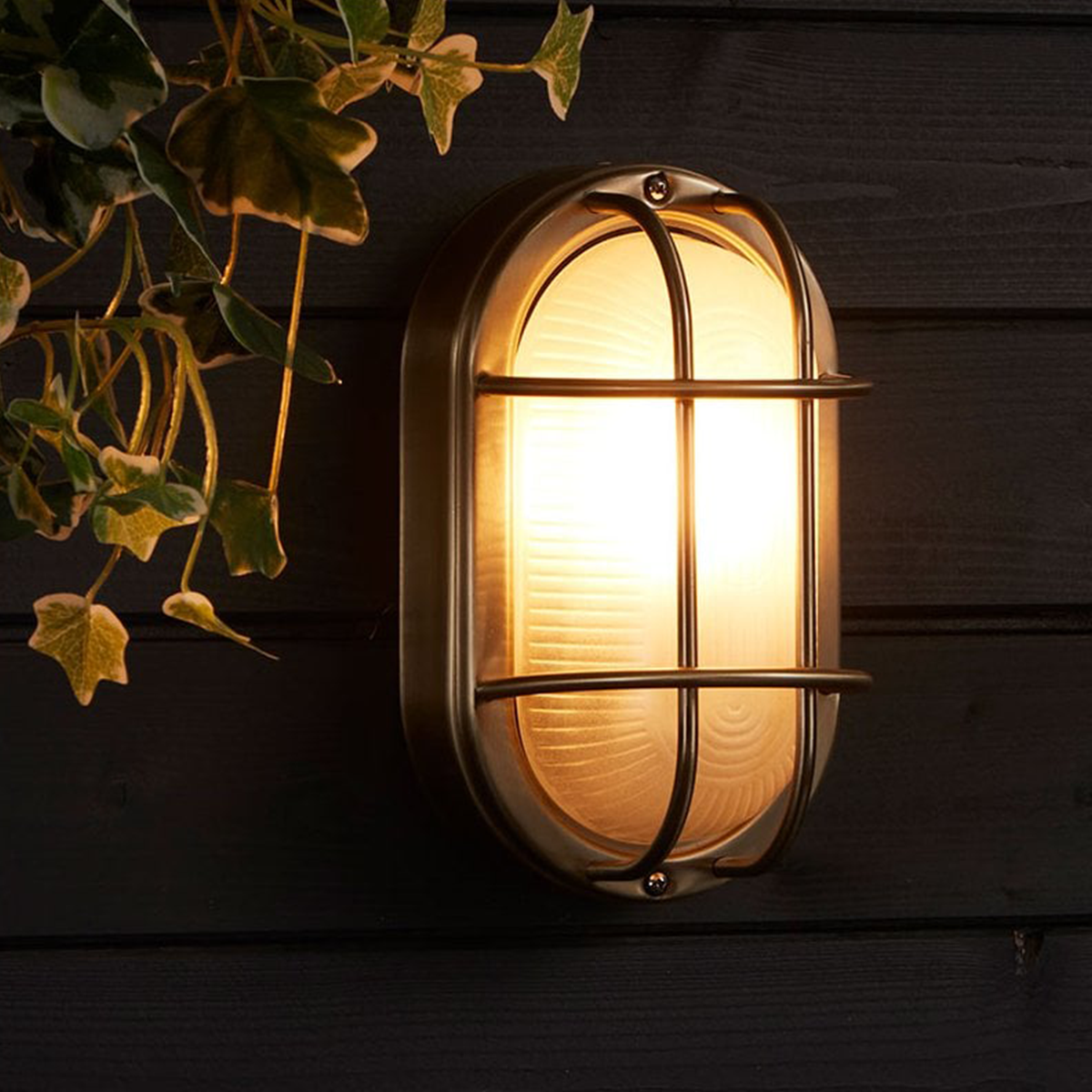 RustiGlow - Oval Solar Wall Light
