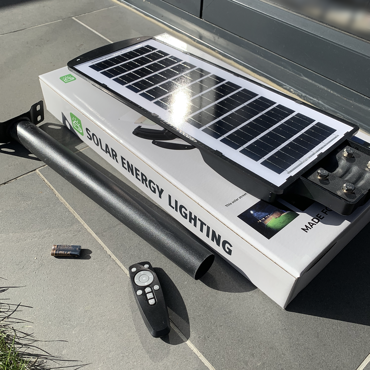 IlluminateSolarMega The Ultimate 450W 6500 Lumens Ultra Bright Solar Street Light